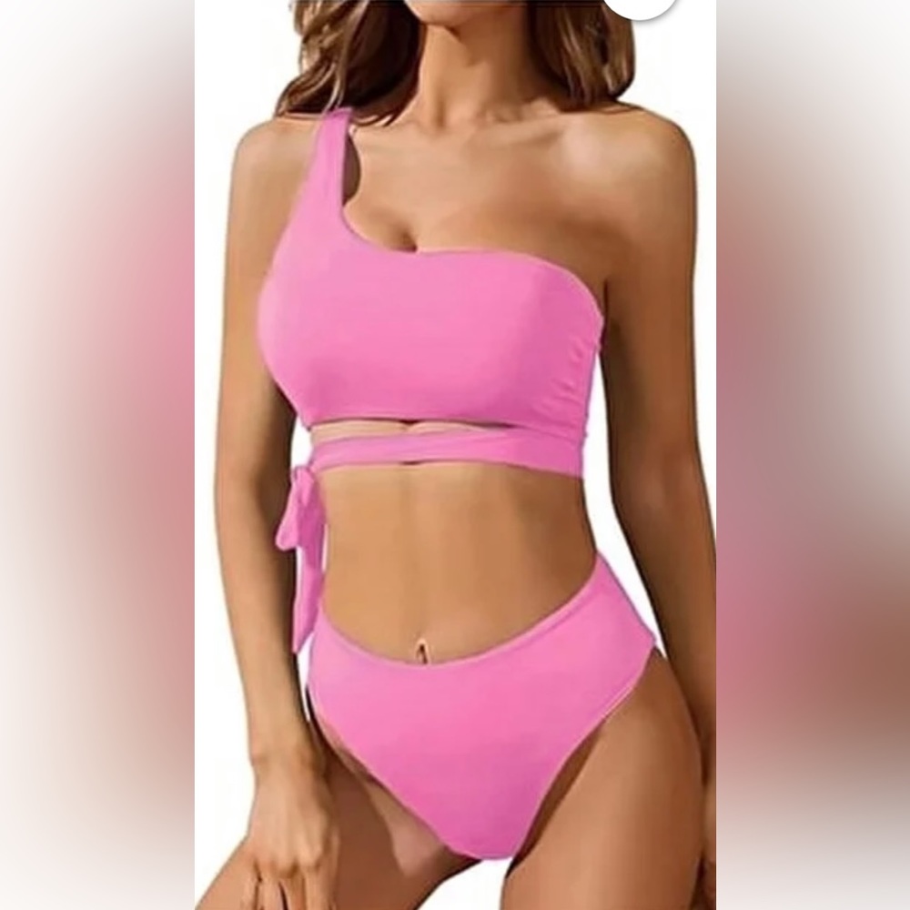 Deep beach new bikini swimsuit
